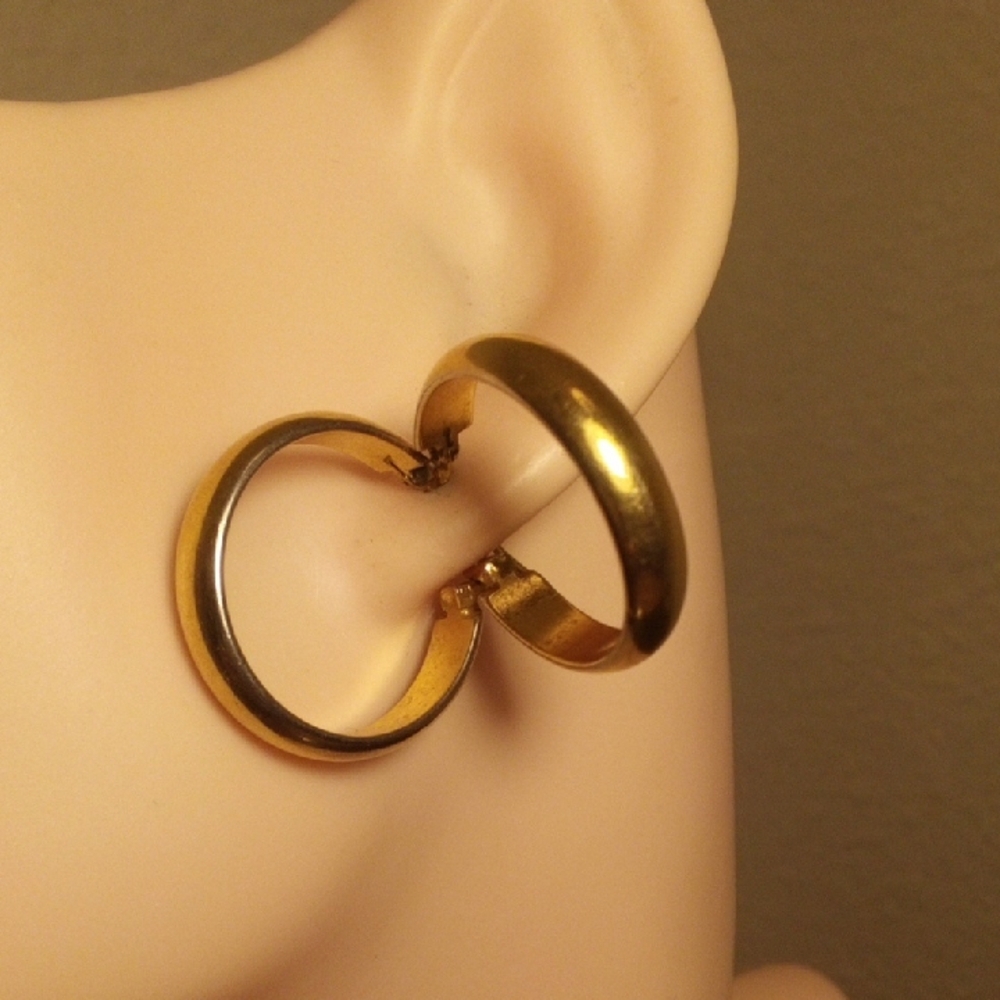 Polished Gold Double Hoop Women's Earrings